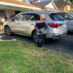 Meet your Posher, Adriana